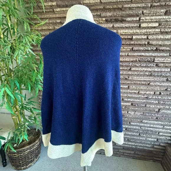 Vintage 70s Handmade Knit Blue and Cream Collared Poncho Cape - Picture 3 of 6